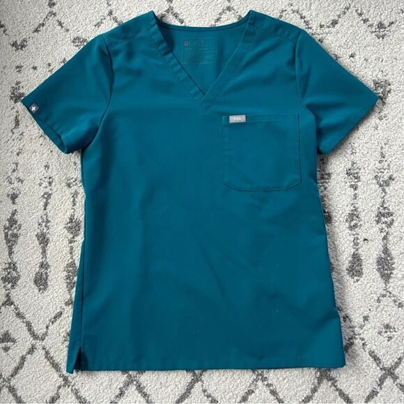 Pacific Blue FIGS catarina top - EUC - Picture 1 of 2